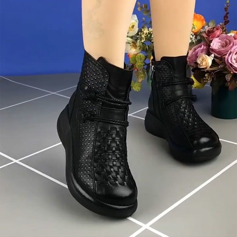 Women's Leather Boots, Warm and Modern for Winter 2026